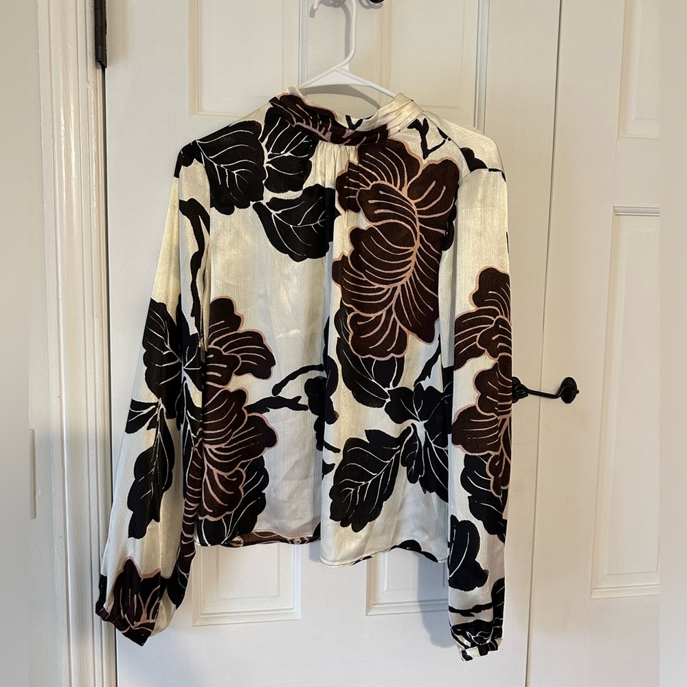 Cupcakes and Cashmere Satin High Neck Floral Top - Size M